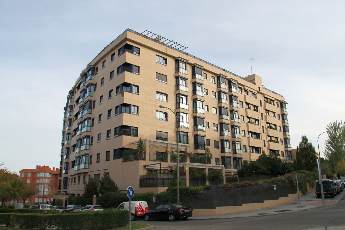 Exterior view of Garage for sale in  Madrid Capital