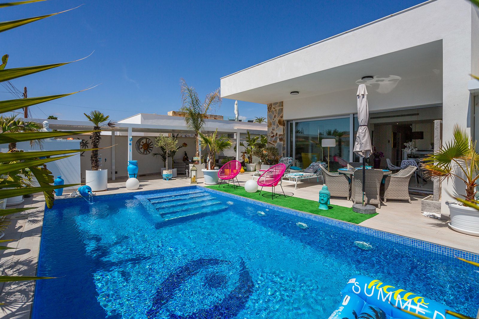 Swimming pool of House or chalet for sale in Torrevieja  with Air Conditioner, Heating and Private garden