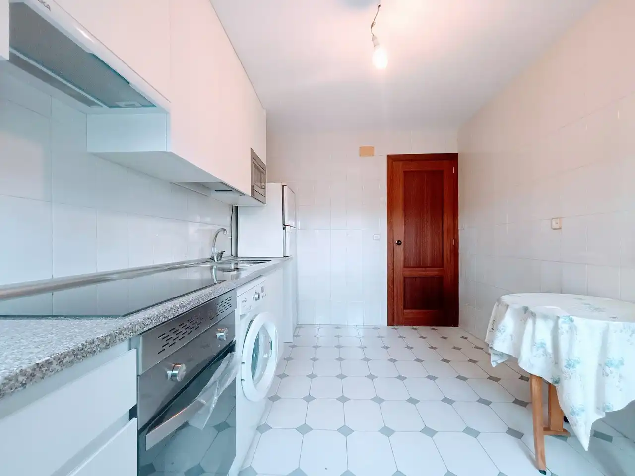 Kitchen of Flat for rent in Madrid  with Heating and Parquet flooring