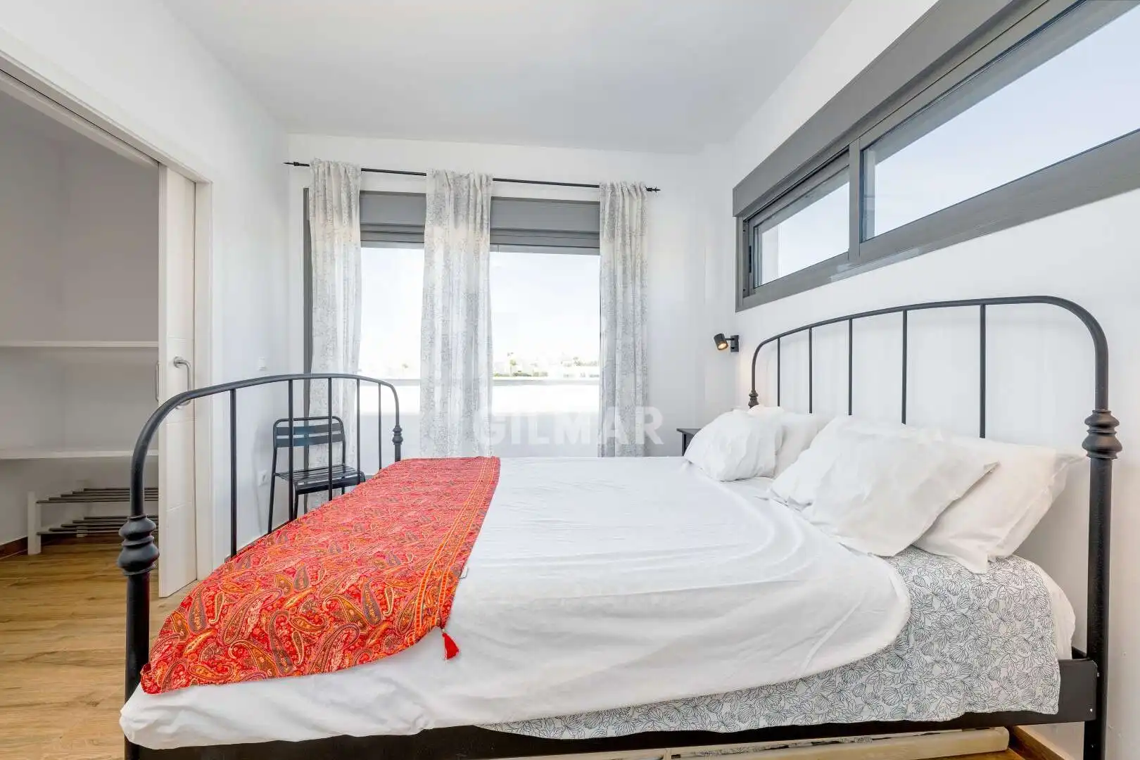 Dormitori de Casa o xalet en venda en Conil de la Frontera amb Jardí privat, Piscina i Moblat