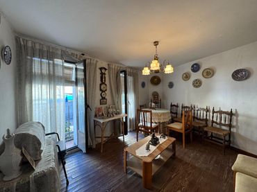 Casa con balcone in vendita a Avenida RAMON Y CAJAL 48