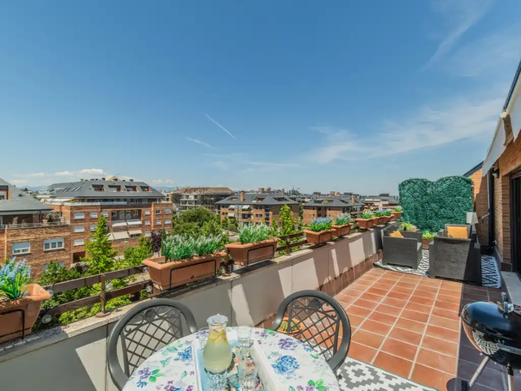 Terrassa de Dúplex de lloguer en Majadahonda amb Jardí privat, Terrassa i Piscina