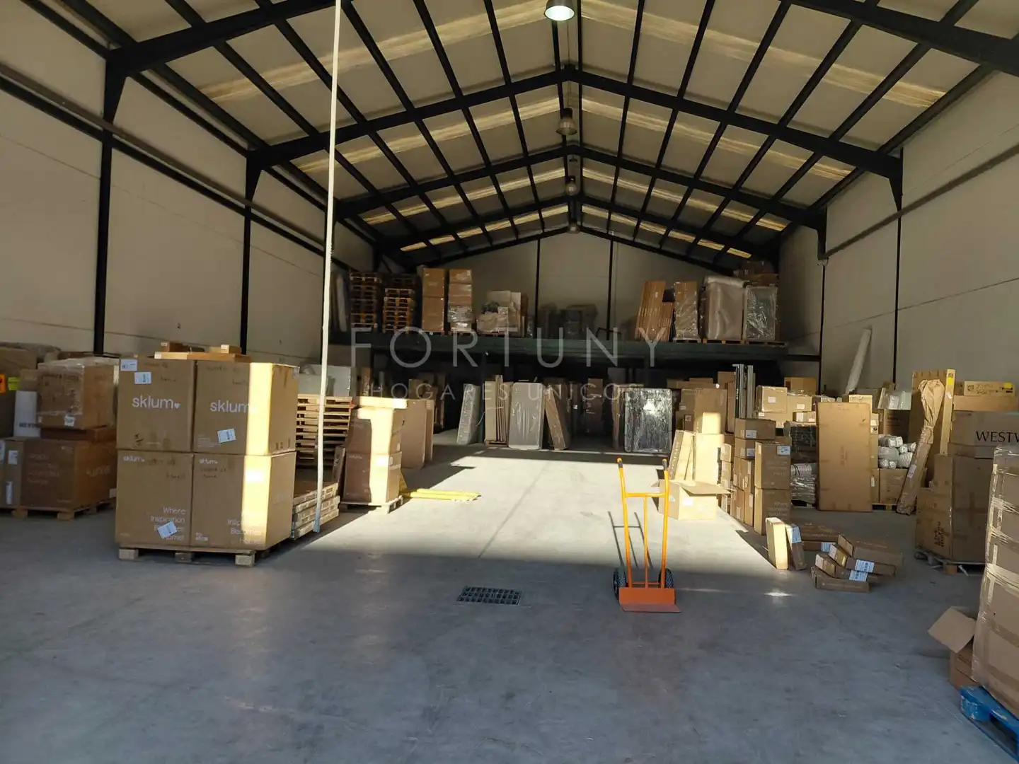 Nave industrial in affitto a Calle Manuel Altolaguirre 12, imagen 2