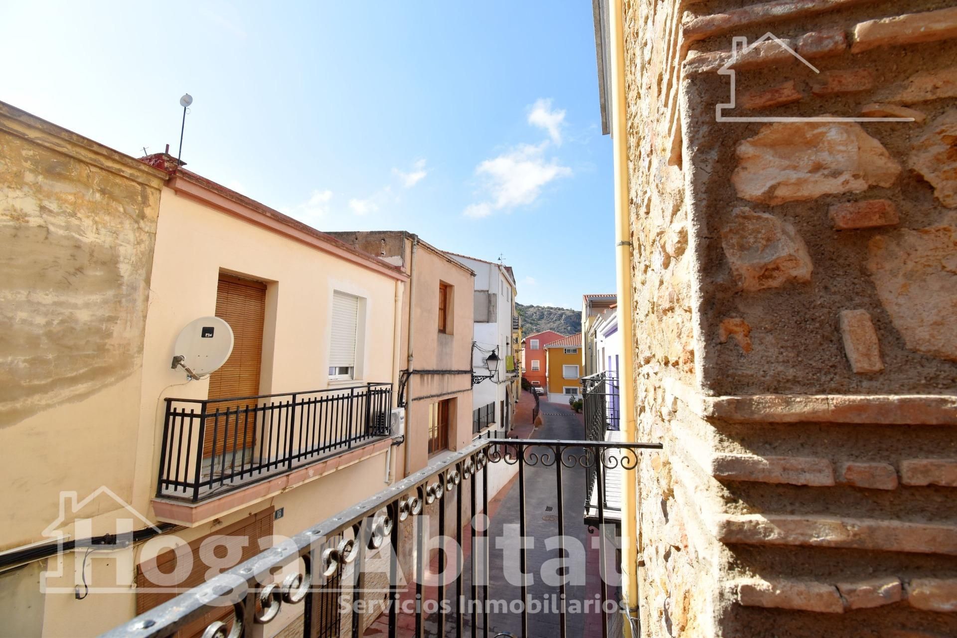 Vista exterior de Casa o xalet en venda en Ador amb Calefacció, Terrassa i Traster