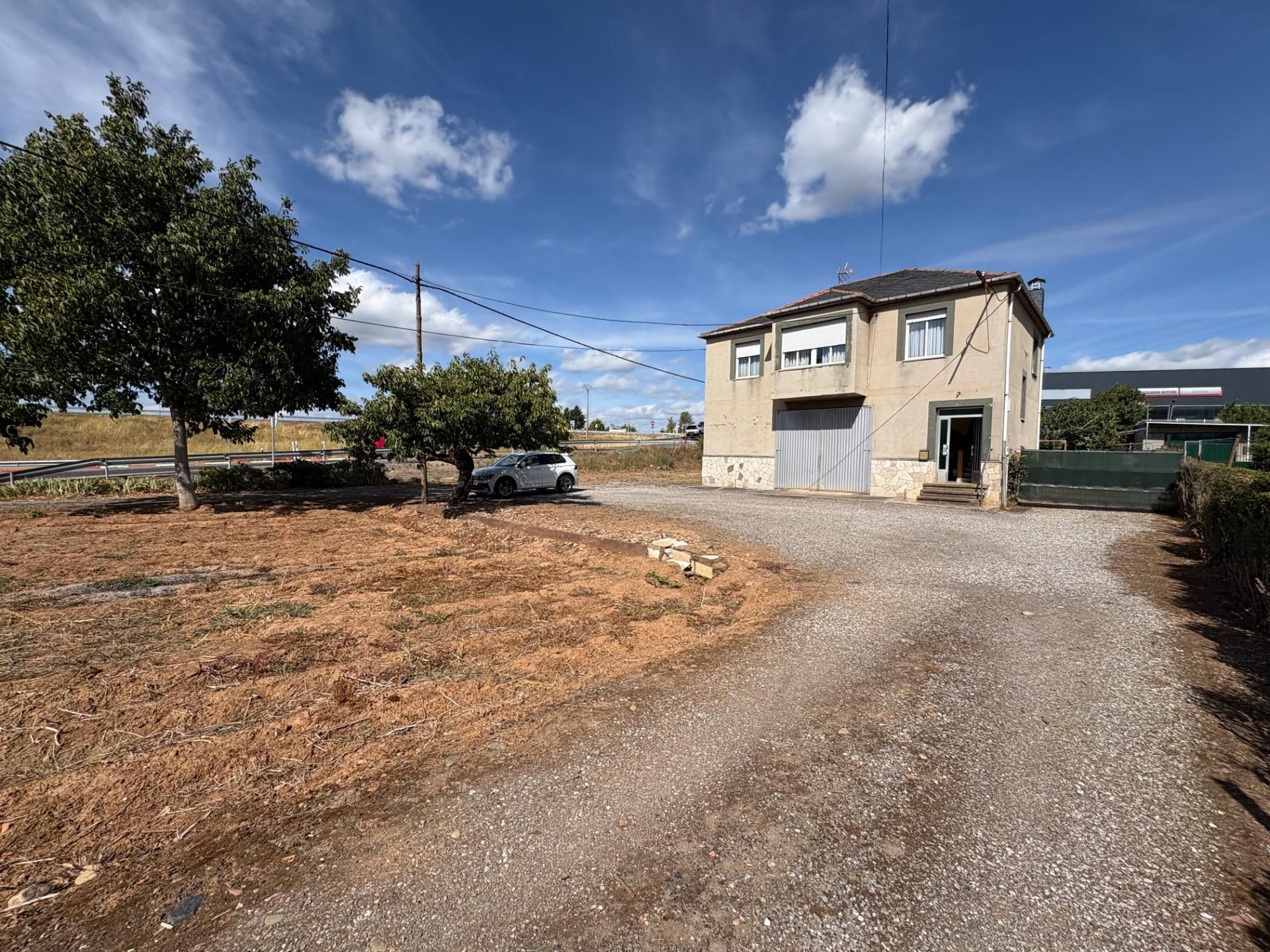 Vista exterior de Casa o chalet en venta en Ponferrada con Calefacción, Jardín privado y Trastero