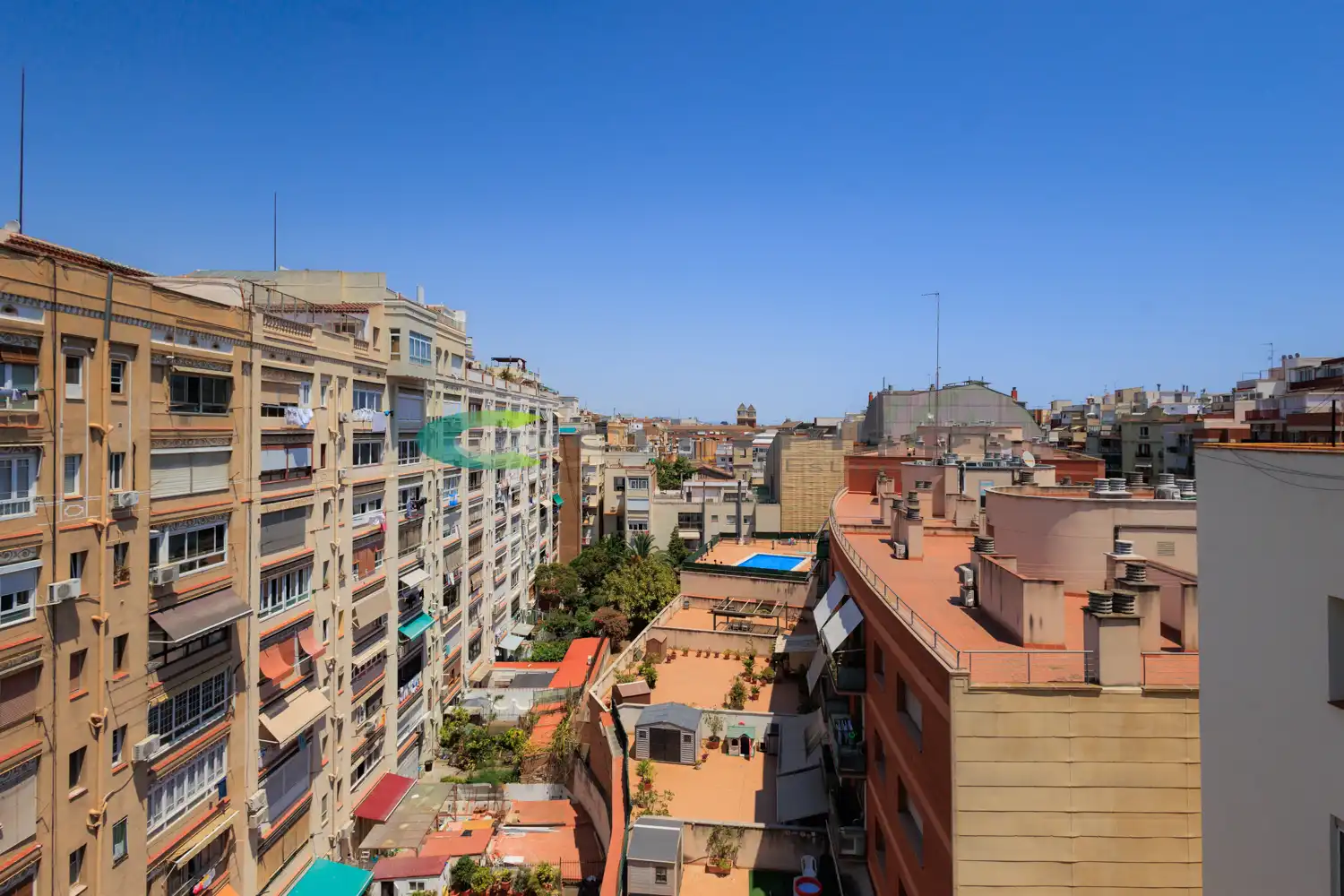 Vista exterior de Pis en venda en Barcelona amb Aire condicionat, Traster i Forn
