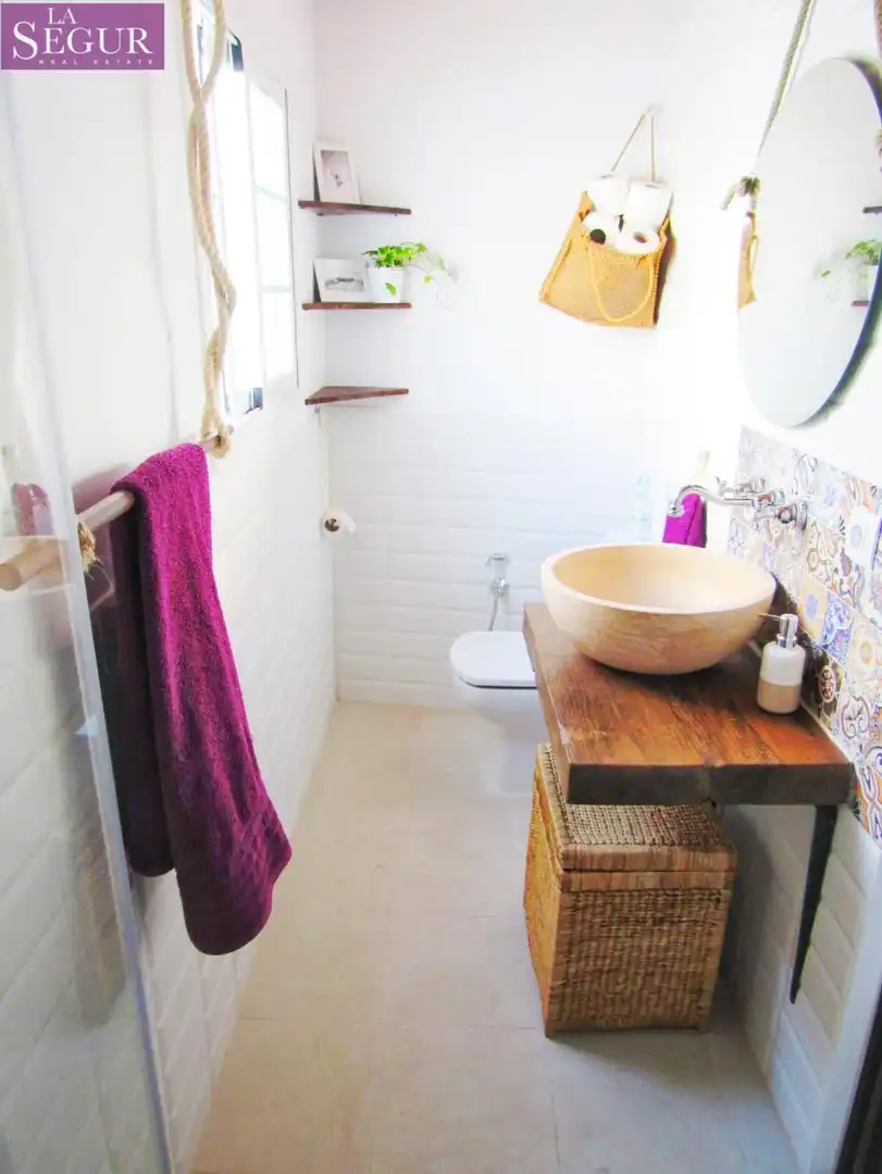 Baño de Ático en venta en Cádiz con Aire acondicionado, Terraza y Amueblado