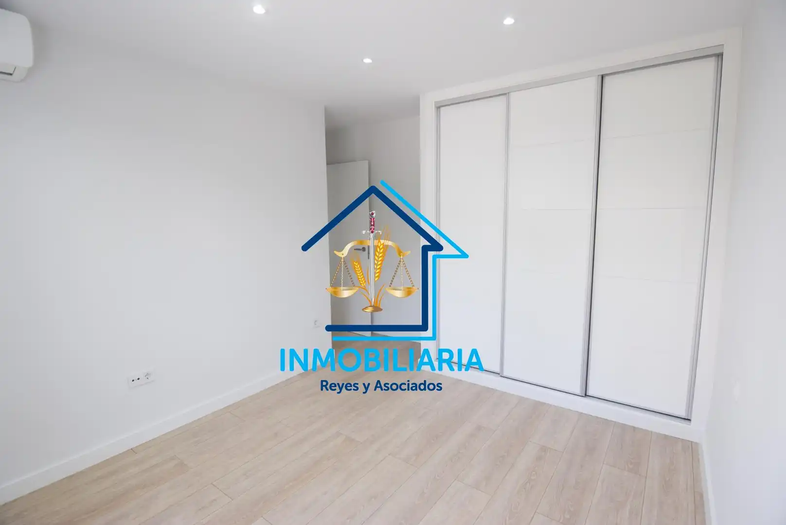 Flat for sale in Córdoba  with Air Conditioner and Heating