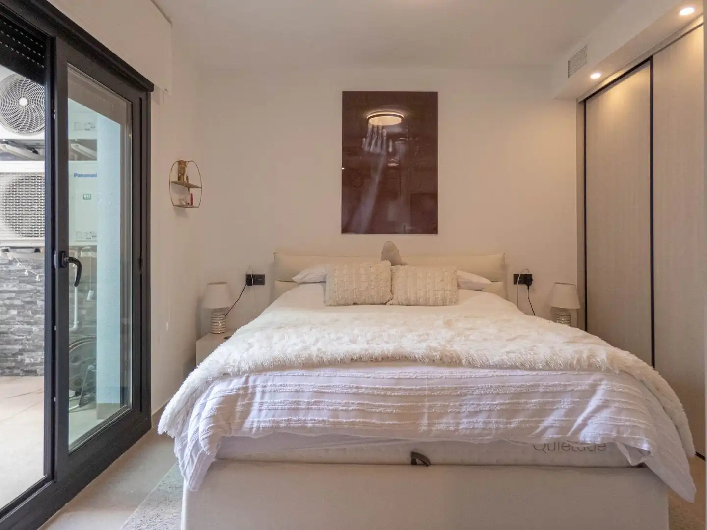 Dormitori de Apartament en venda en Guardamar del Segura amb Terrassa i Alarma