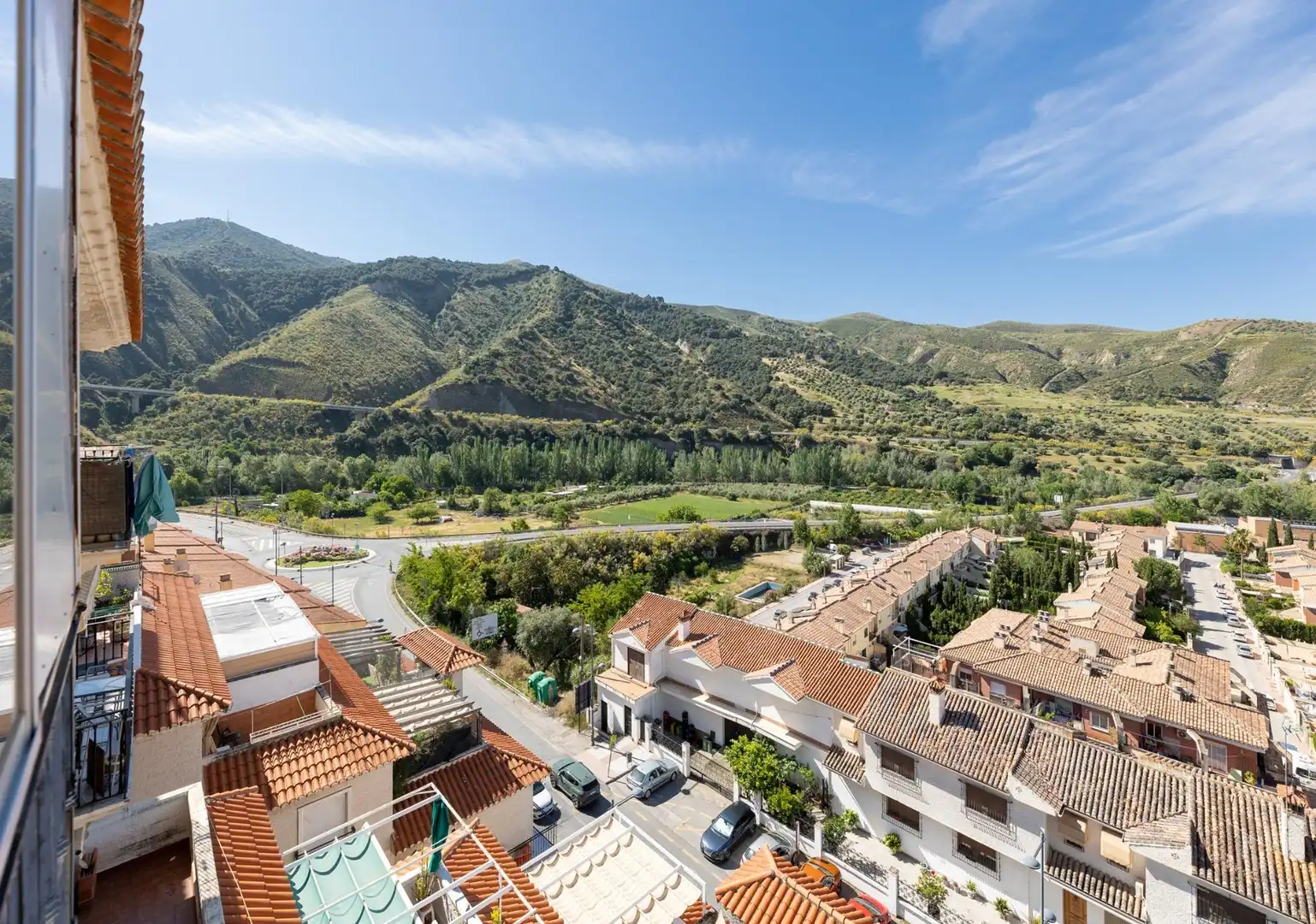 Vista exterior de Piso en venta en Cenes de la Vega con Terraza, Trastero y Balcón