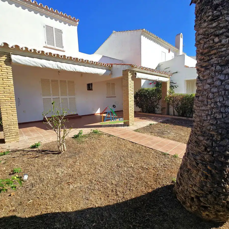 Garden of Detached homes for sale in Matalascañas 