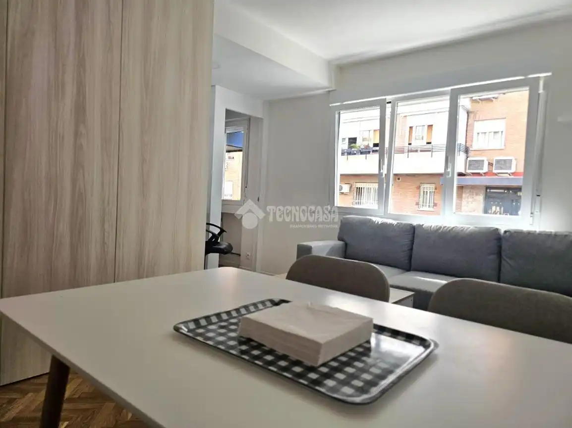 Living room of Flat for rent in Madrid  with Air Conditioner, Heating and Furnished