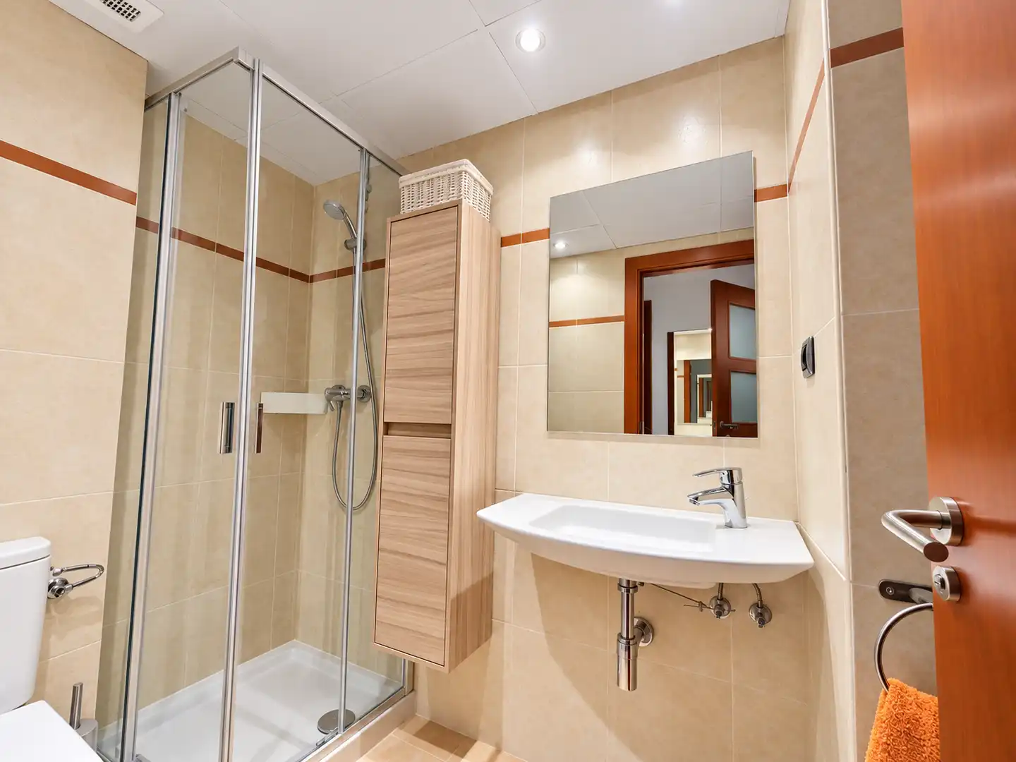 Baño de Piso en venta en Roda de Berà con Calefacción y Jardín privado