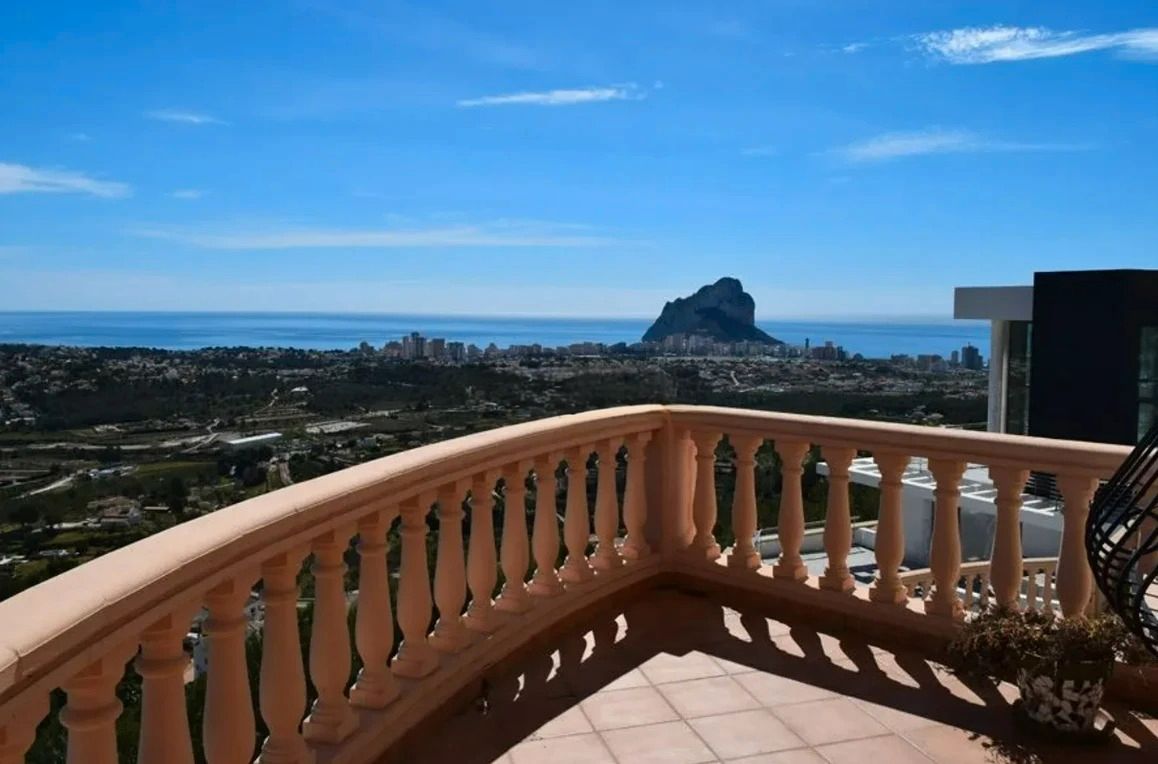 Vista exterior de Casa o xalet en venda en Calpe / Calp amb Aire condicionat, Calefacció i Jardí privat