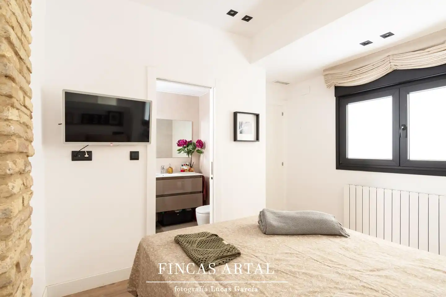 Habitación de Piso en venta en Zaragoza con Aire acondicionado, Calefacción y Terraza