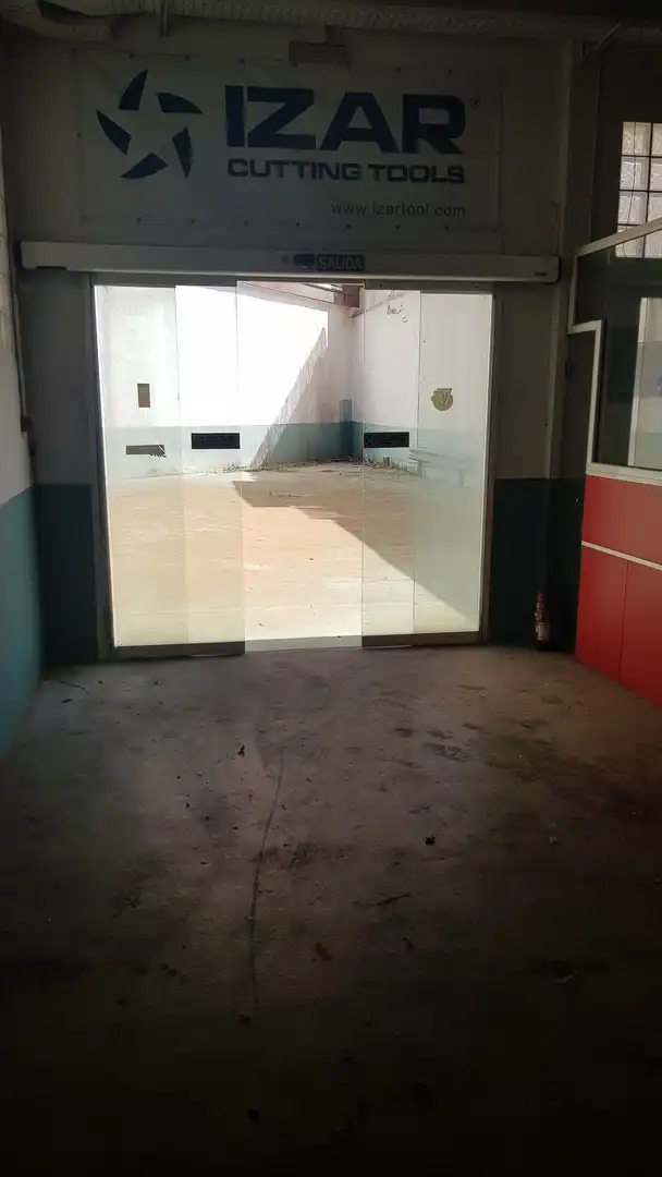Fabrikhallen zum Verkauf in L'Hospitalet de Llobregat mit Heizung und Alarm