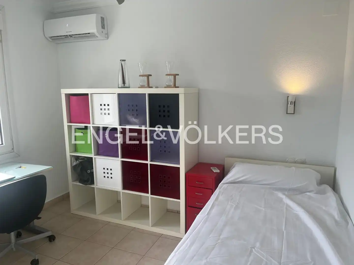 Habitación de Casa adosada de alquiler en Oliva con Aire acondicionado, Calefacción y Jardín privado