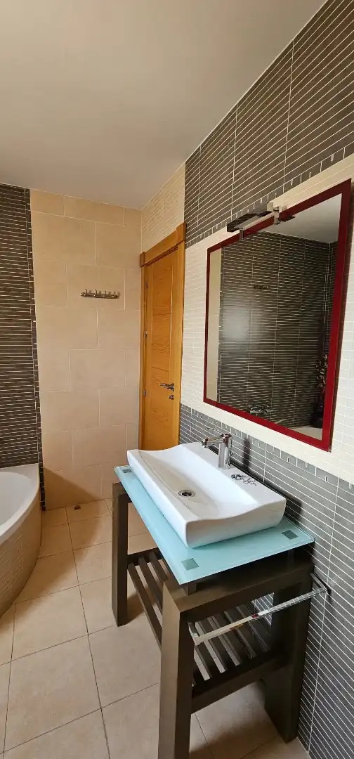 Baño de Casa o chalet de alquiler en Maracena con Aire acondicionado, Terraza y Amueblado