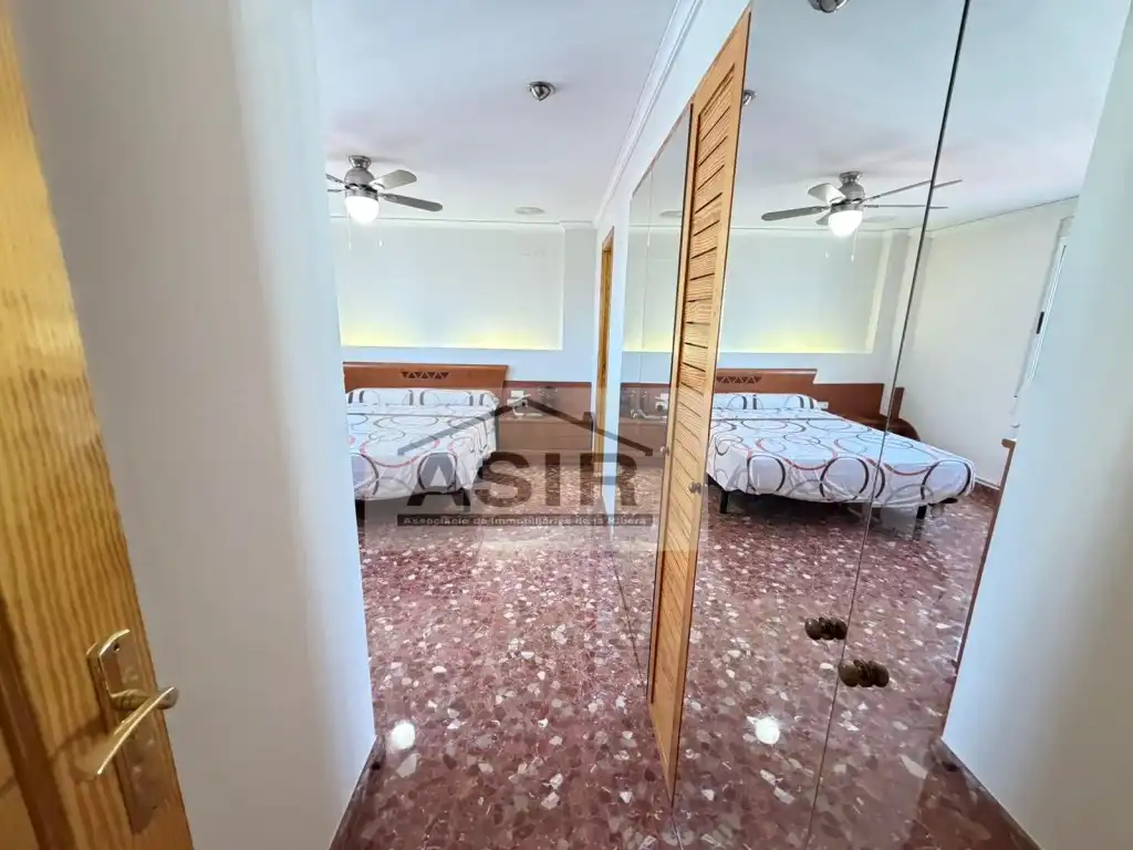 Schlafzimmer von Dachboden zum Verkauf in Alzira mit Heizung und Terrasse