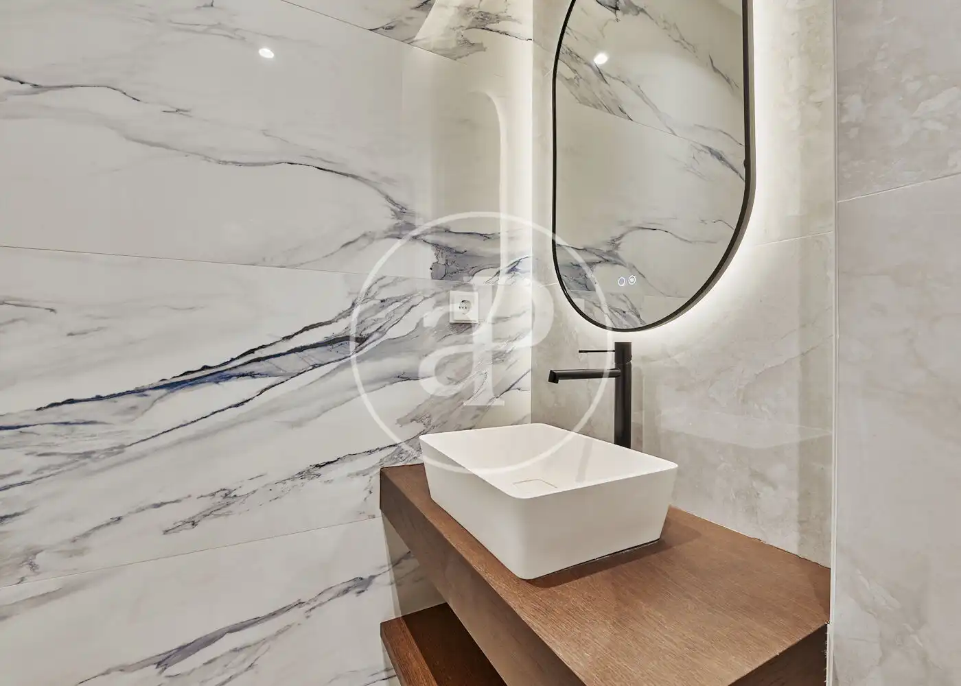 Bathroom of Flat for sale in Madrid  with Air Conditioner, Heating and Furnished
