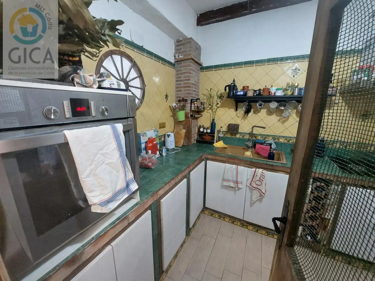 Cuina de Casa o xalet en venda en Algeciras amb Terrassa