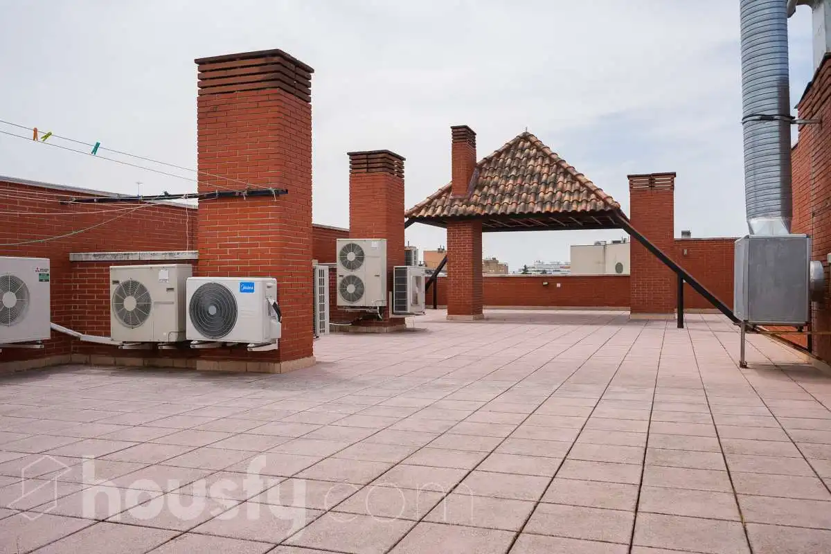 Terraza de Piso en venta en Madrid con Aire acondicionado, Calefacción y Jardín privado
