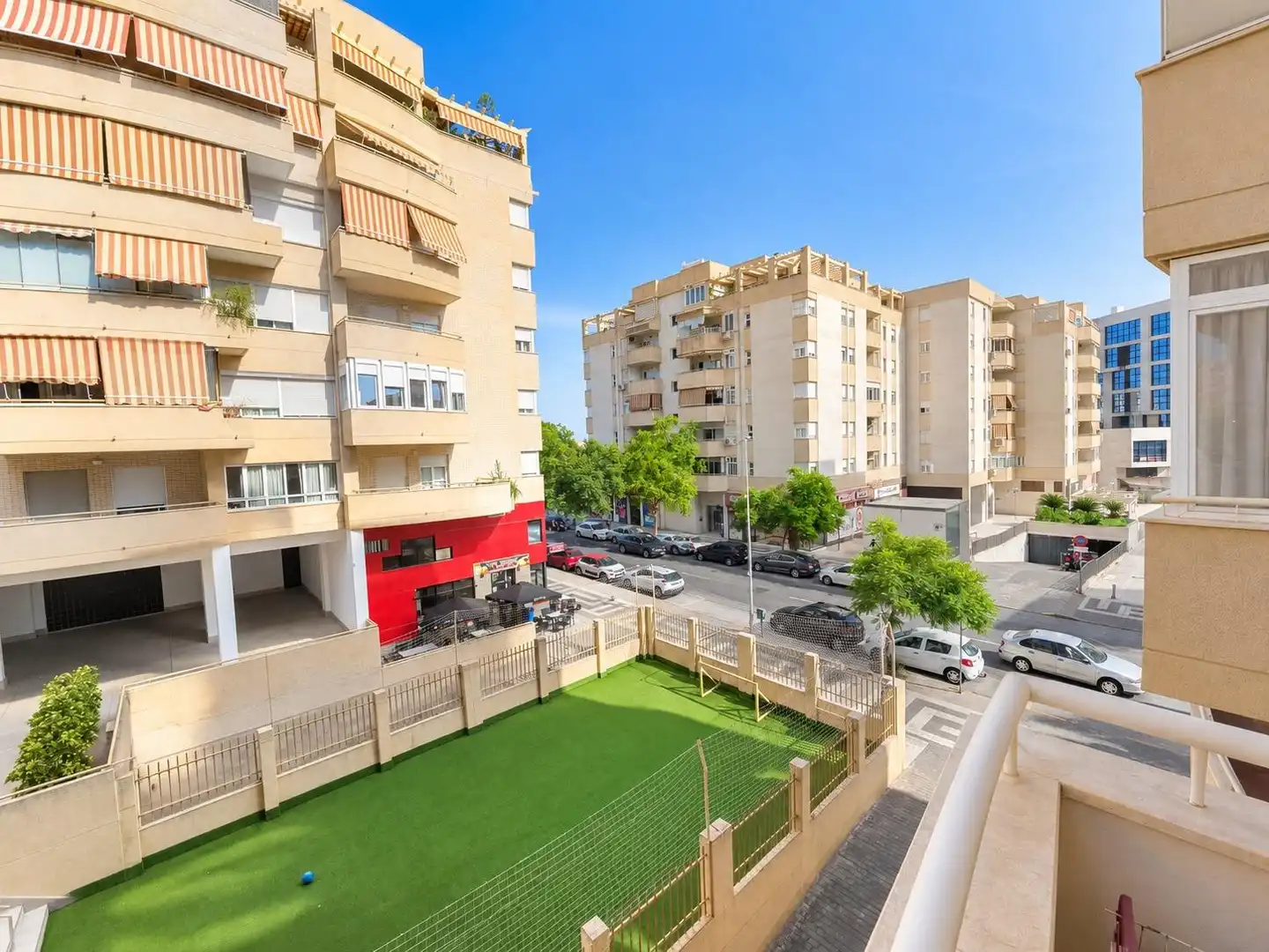 Vista exterior de Piso de alquiler en Málaga con Terraza, Amueblado y Piscina comunitaria