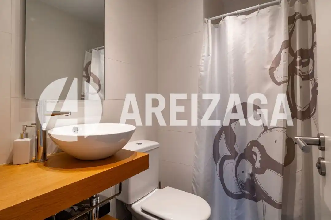 Badezimmer von Wohnung zum Verkauf in Donostia - San Sebastián  mit Heizung, Terrasse und Balkon