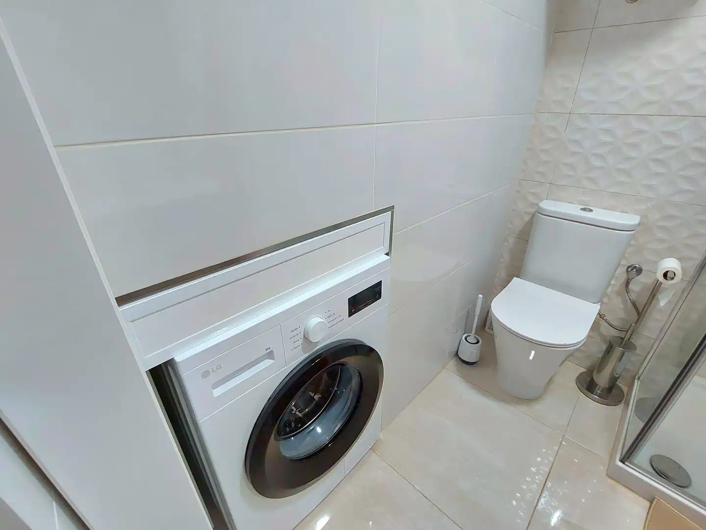 Baño de Apartamento de alquiler en San Bartolomé de Tirajana con Aire acondicionado, Amueblado y Lavadora