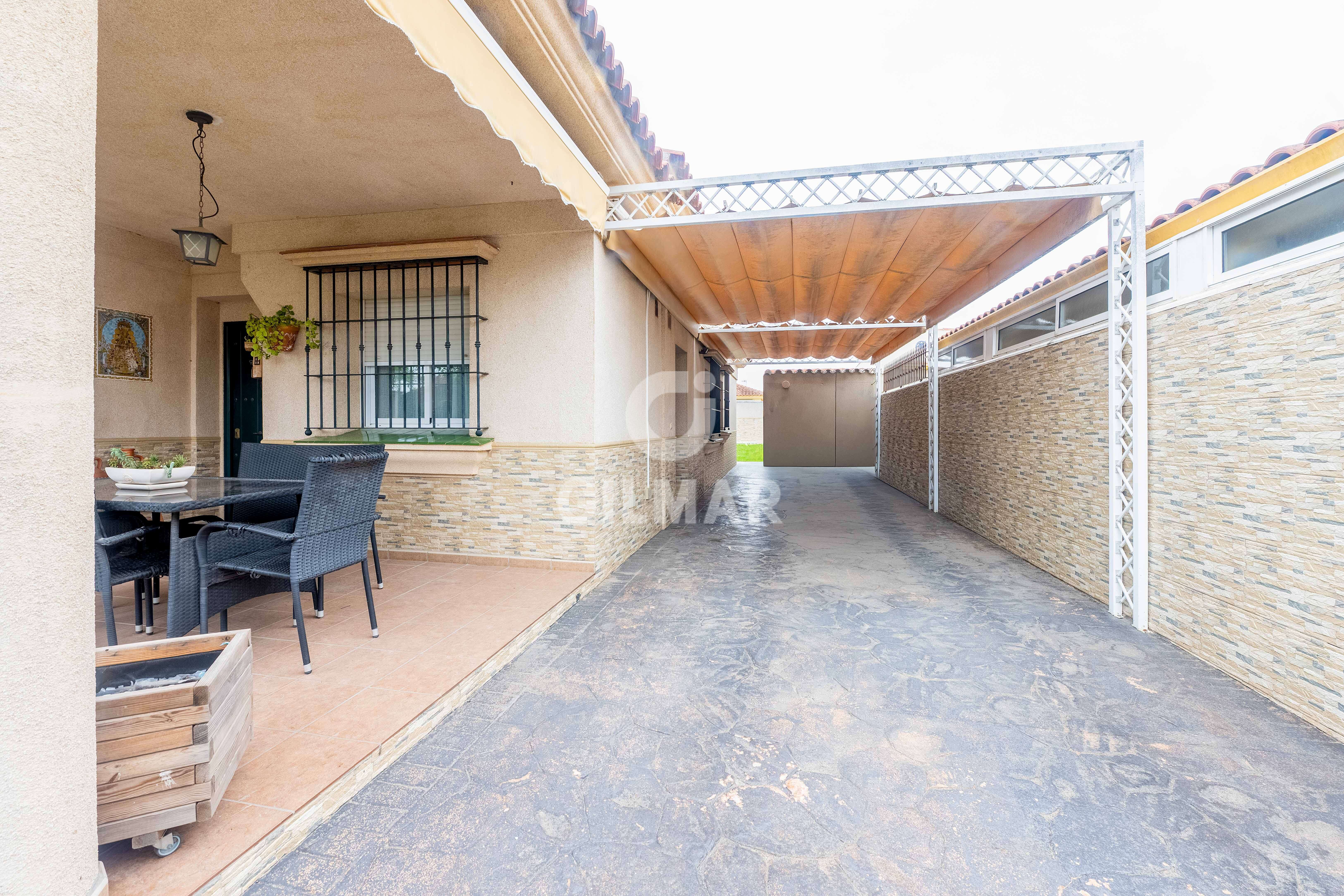 Exterior view of House or chalet for sale in Jerez de la Frontera  with Heating, Private garden and Swimming Pool