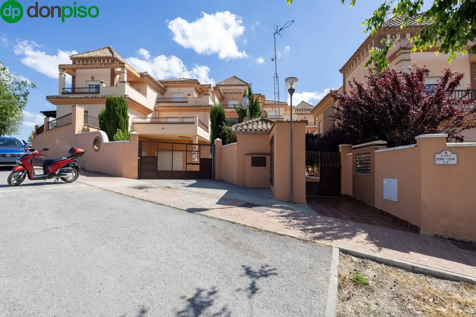 Adossat amb piscina en venda a Paseo PEDRO VERDE 2