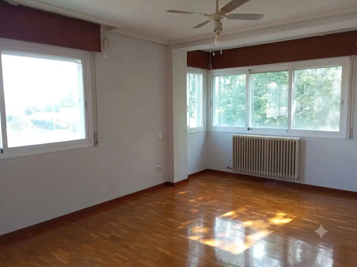 Living room of Flat for sale in  Logroño  with Heating, Parquet flooring and Storage room