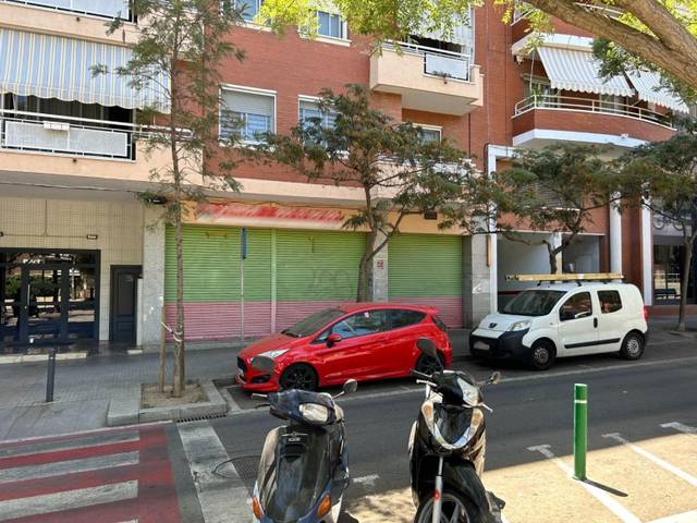 Local comercial en Alquiler en Viladecans - Avenida ROUREDA en La Roureda