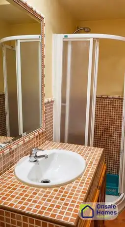 Bany de Estudi en venda en Marbella amb Aire condicionat, Terrassa i Balcó
