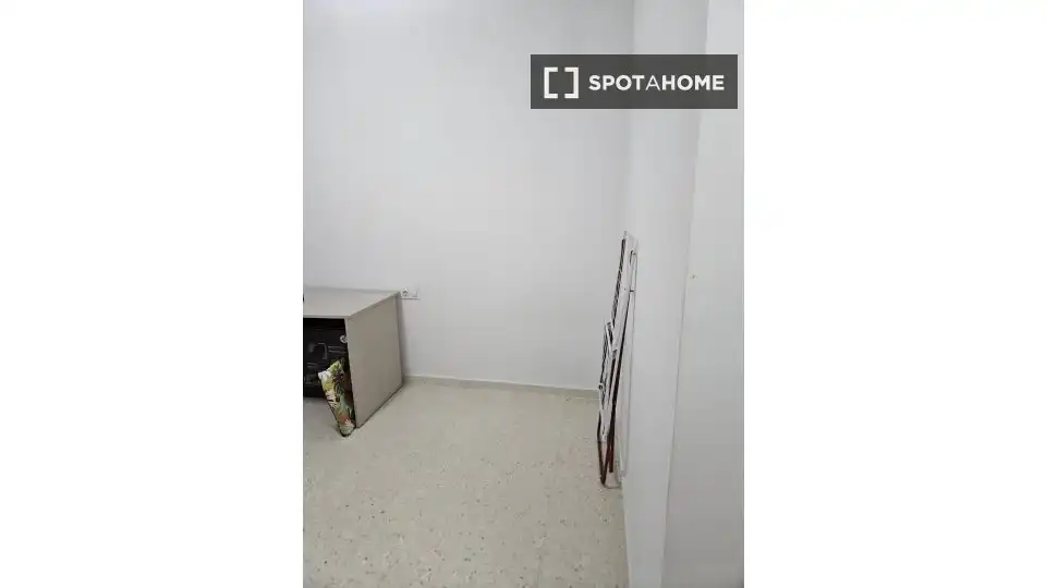 Habitación de Piso de alquiler en Sevilla con Aire acondicionado, Calefacción y Amueblado