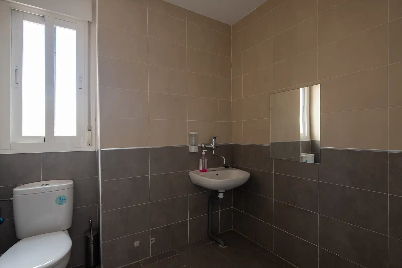 Bany de Pis en venda en Cenes de la Vega amb Aire condicionat i Terrassa