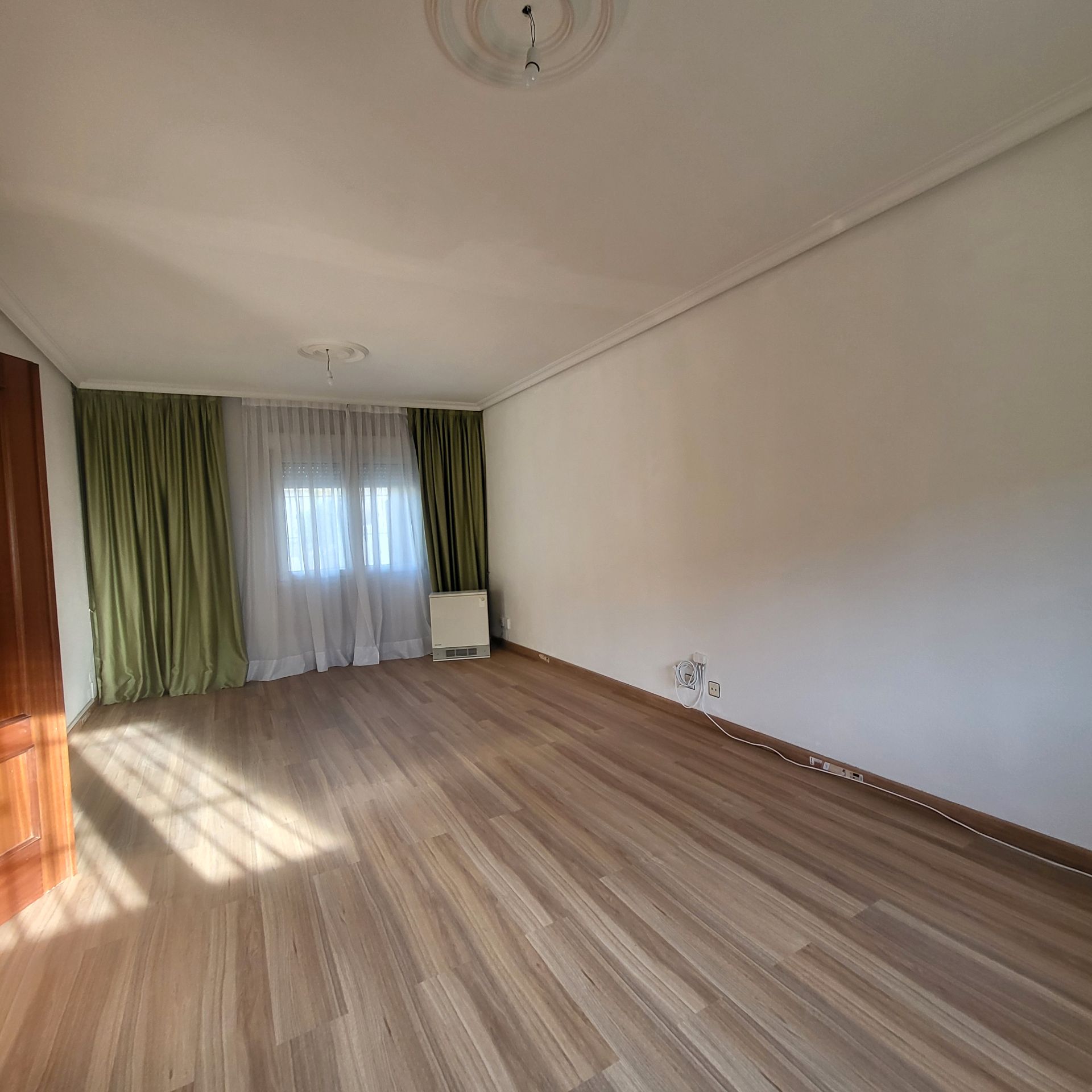 Dormitori de Casa o xalet de lloguer en Esquivias amb Calefacció, Jardí privat i Parquet