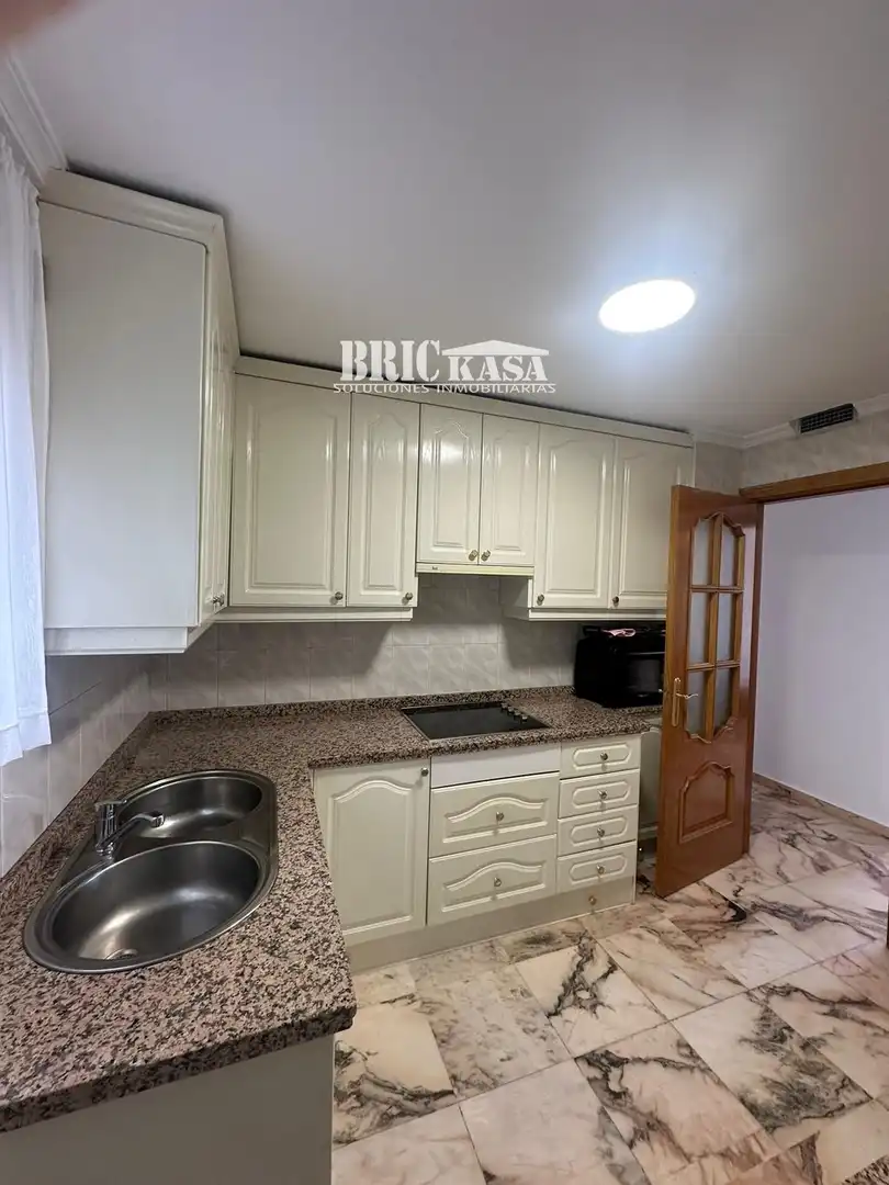 Kitchen of Flat for rent in Cáceres  with Air Conditioner, Heating and Terrace