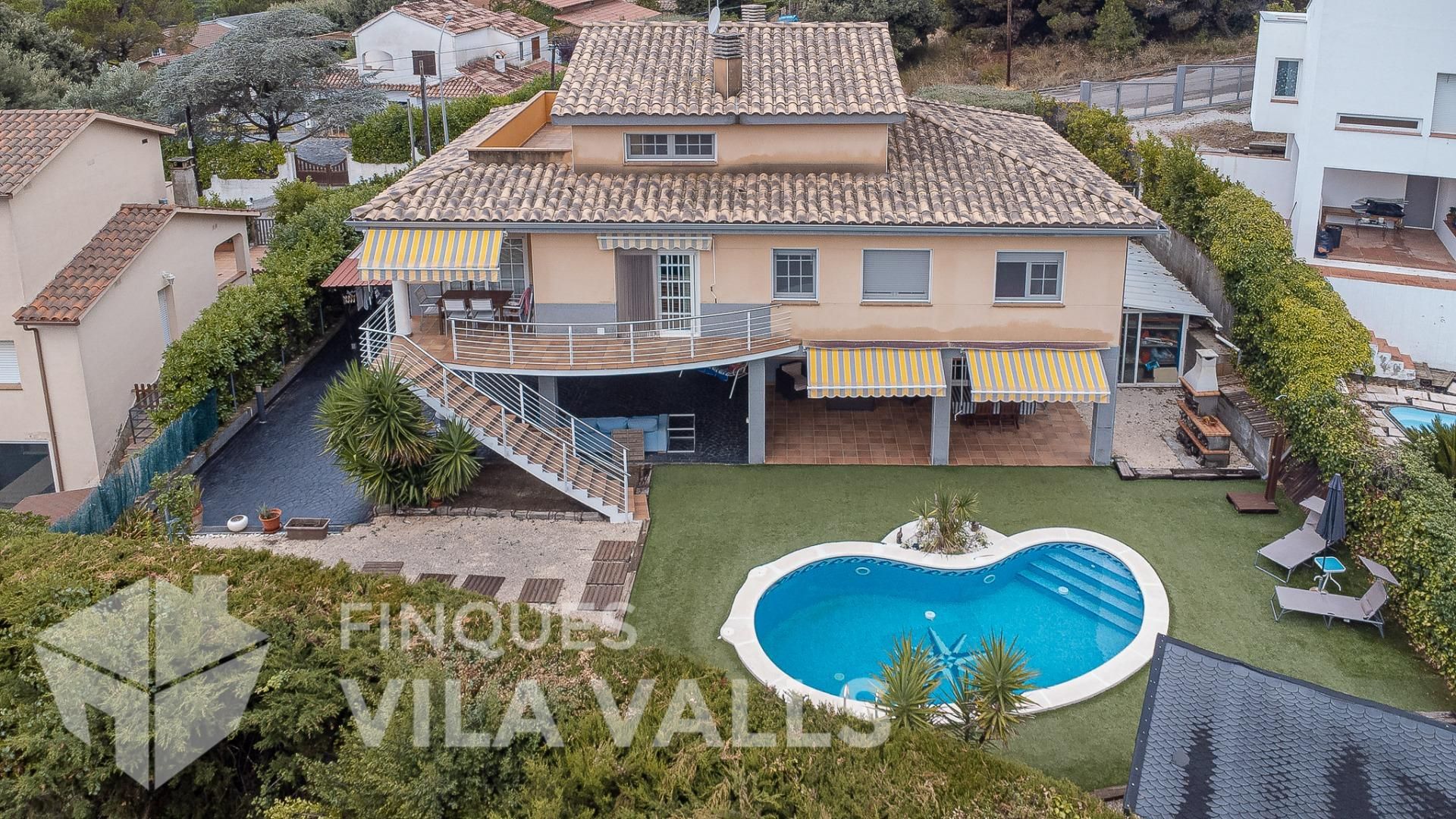 Exterior view of House or chalet for sale in Bigues i Riells  with Air Conditioner, Heating and Private garden