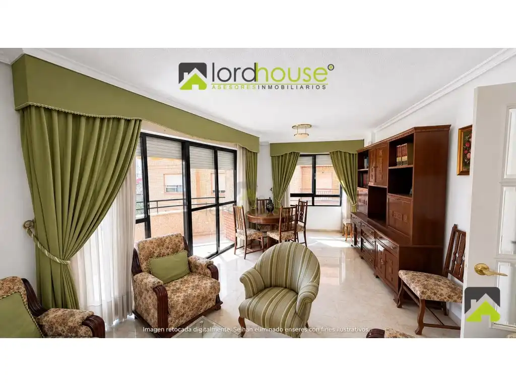 Piso con ascensor en venta en Calle Jose Mouliaa 55