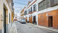 Exterior view of House or chalet for sale in  Sevilla Capital  with Air Conditioner, Heating and Private garden