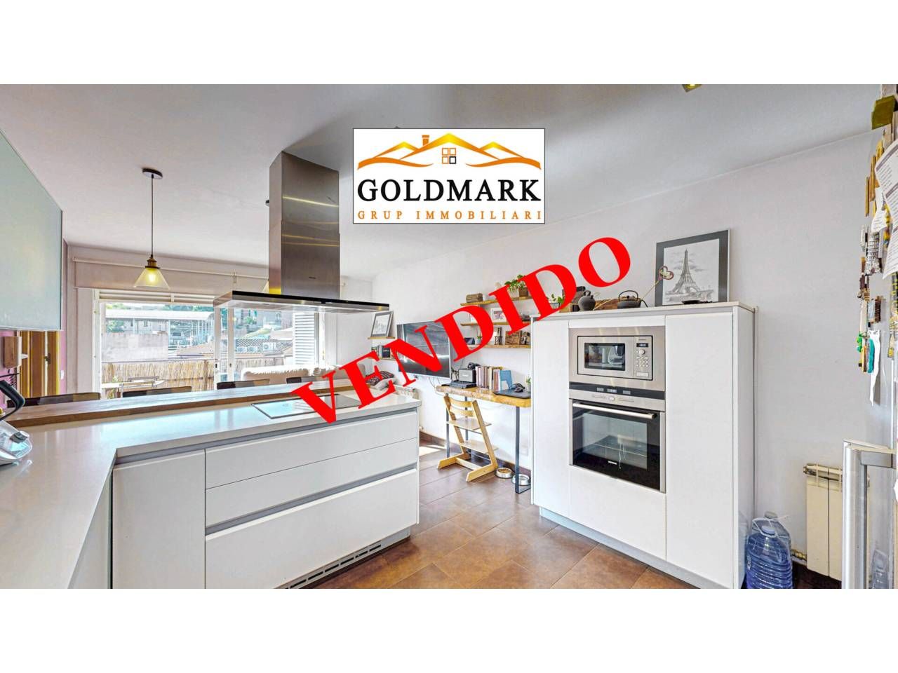 Cuina de Pis en venda en Sant Vicenç Dels Horts amb Aire condicionat, Calefacció i Parquet