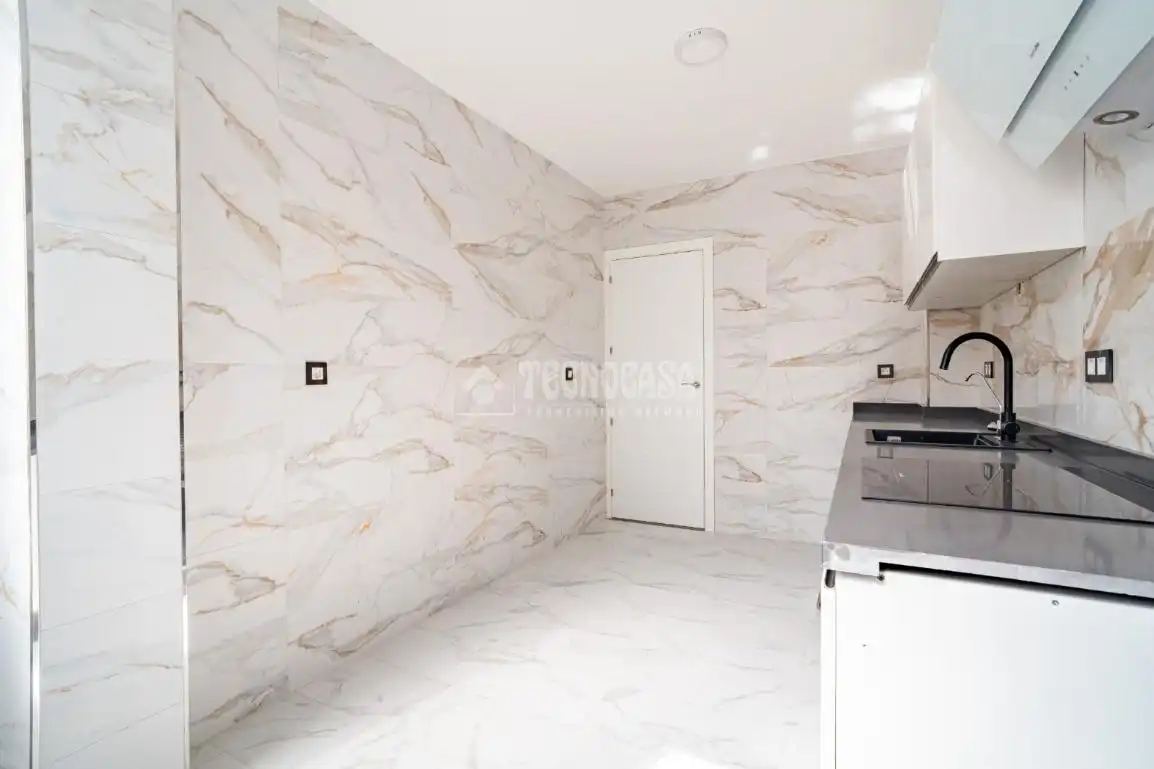 Kitchen of Flat for sale in Granada  with Air Conditioner, Heating and Terrace