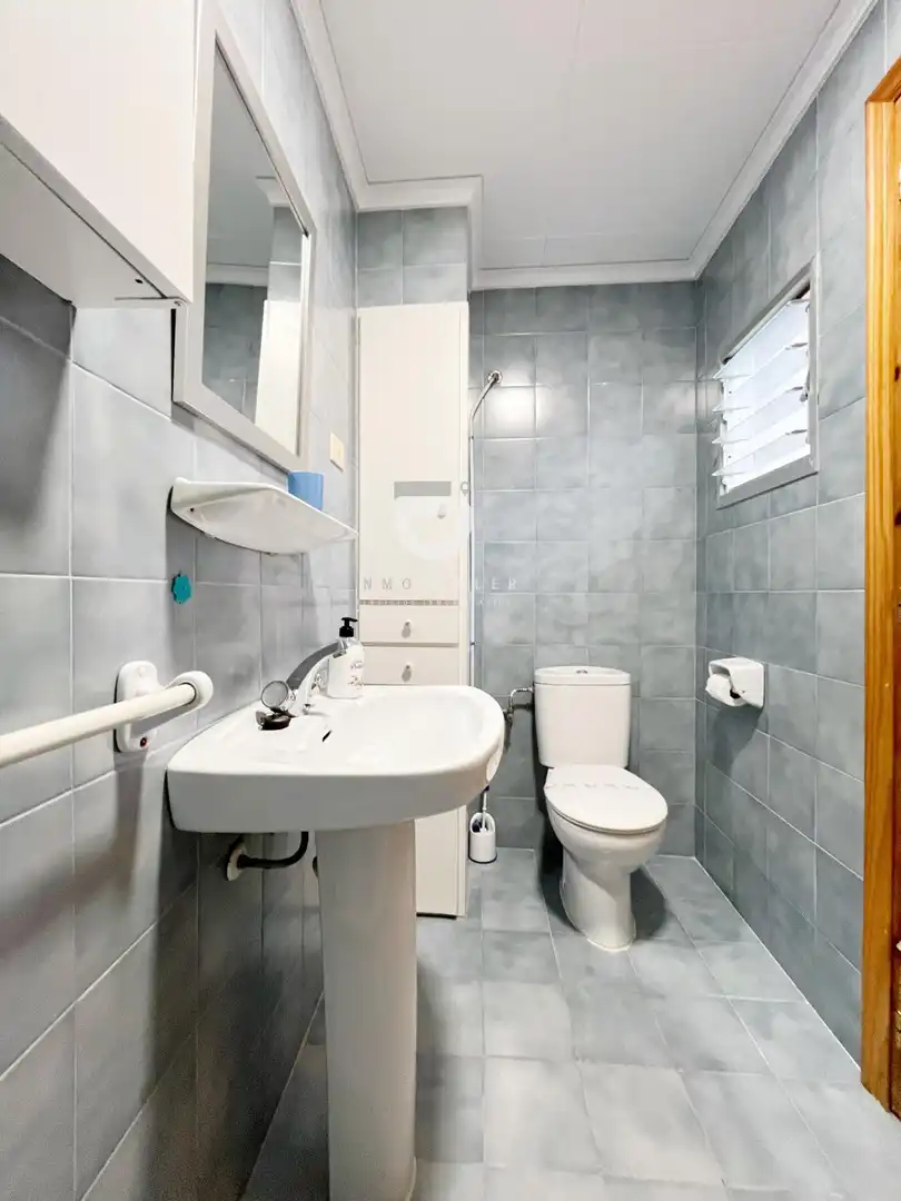 Badezimmer von Haus oder Chalet zum Verkauf in Oliva mit Klimaanlage, Heizung und Terrasse