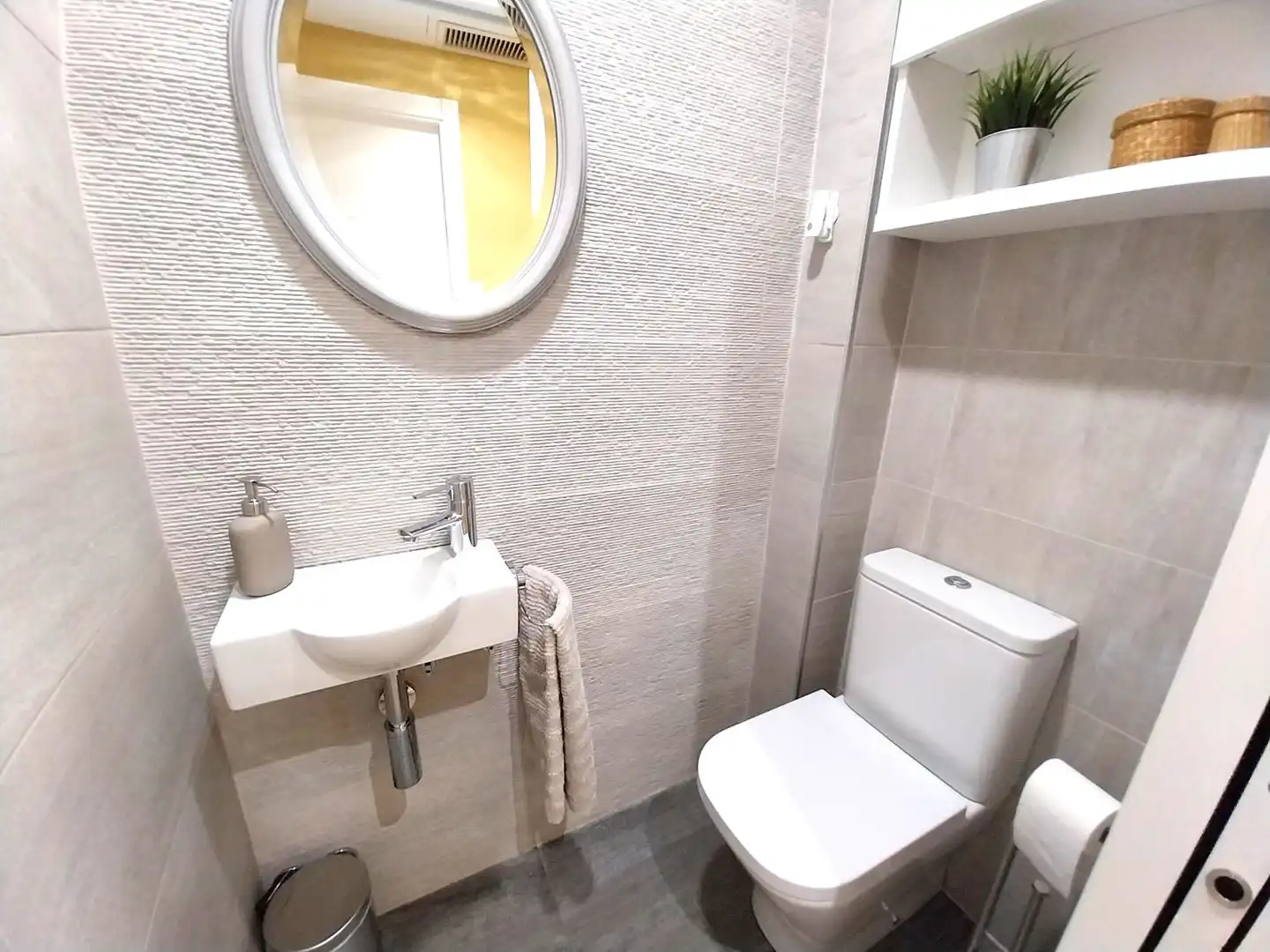 Bathroom of Flat for rent in Valladolid  with Air Conditioner, Heating and Terrace