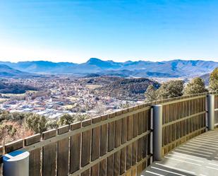 Vista exterior de Finca rústica en venda en Olot amb Jardí privat, Terrassa i Moblat