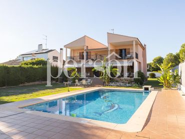 Villa con piscina in vendita a Moncada