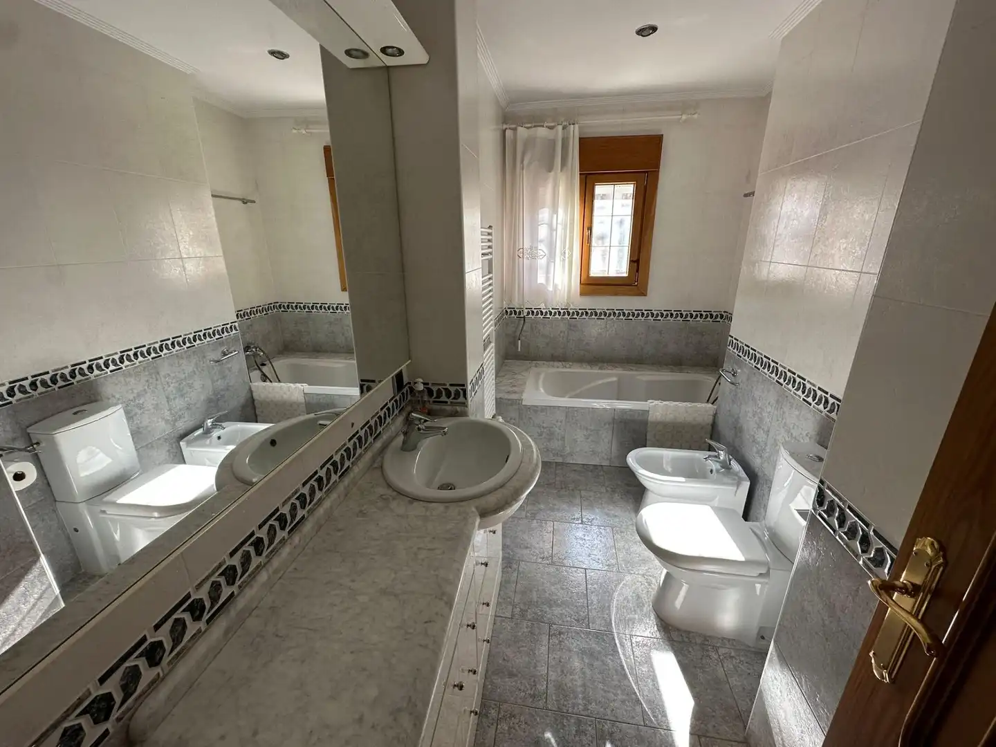 Bany de Casa o xalet en venda en Benicasim / Benicàssim amb Aire condicionat, Jardí privat i Terrassa