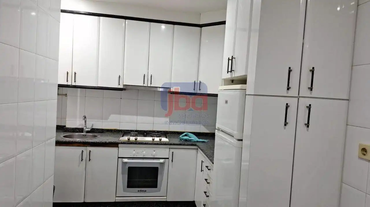 Cuina de Pis en venda en Ourense Capital  amb Parquet