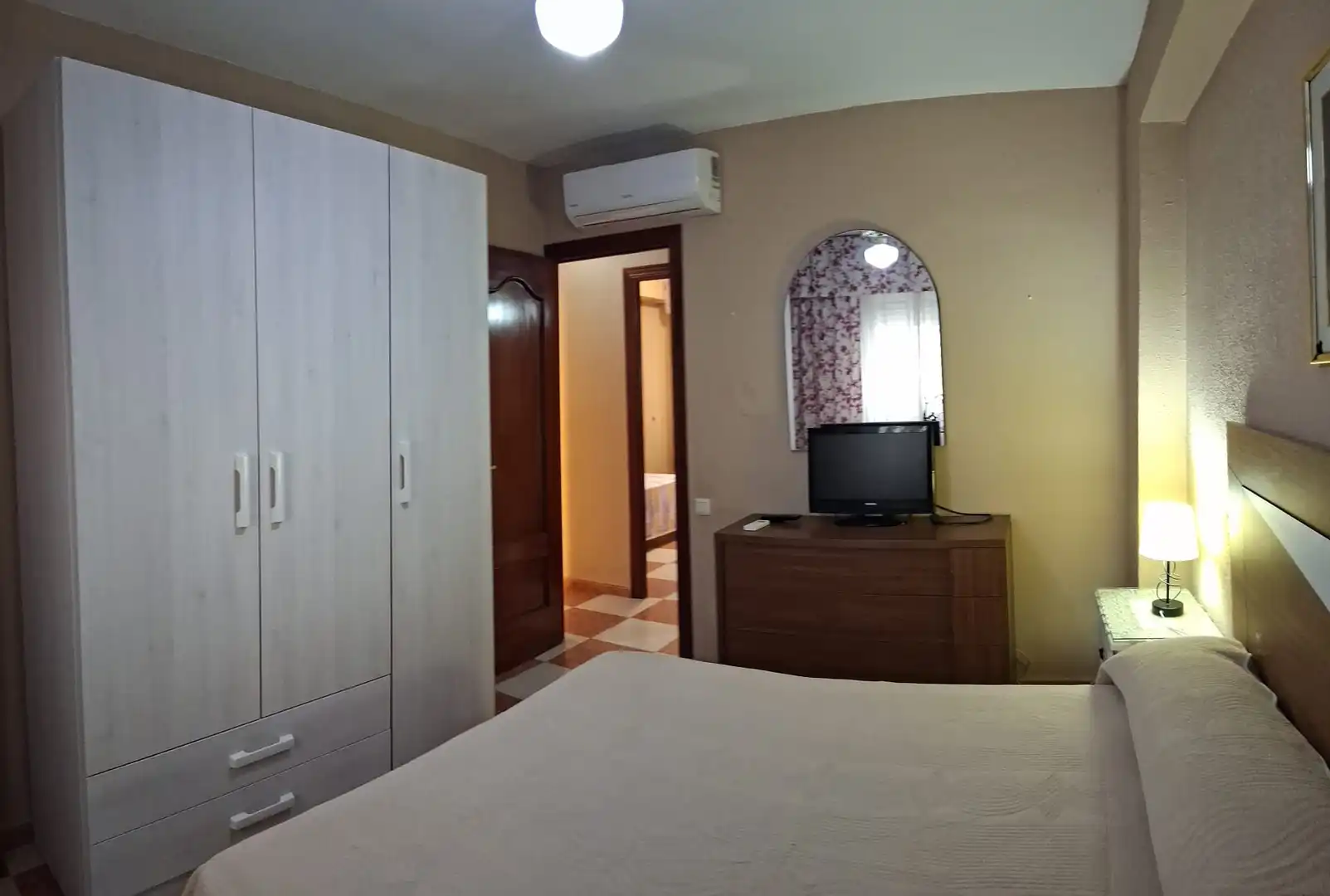 Bedroom of Flat for rent in Sevilla  with Air Conditioner, Furnished and Oven